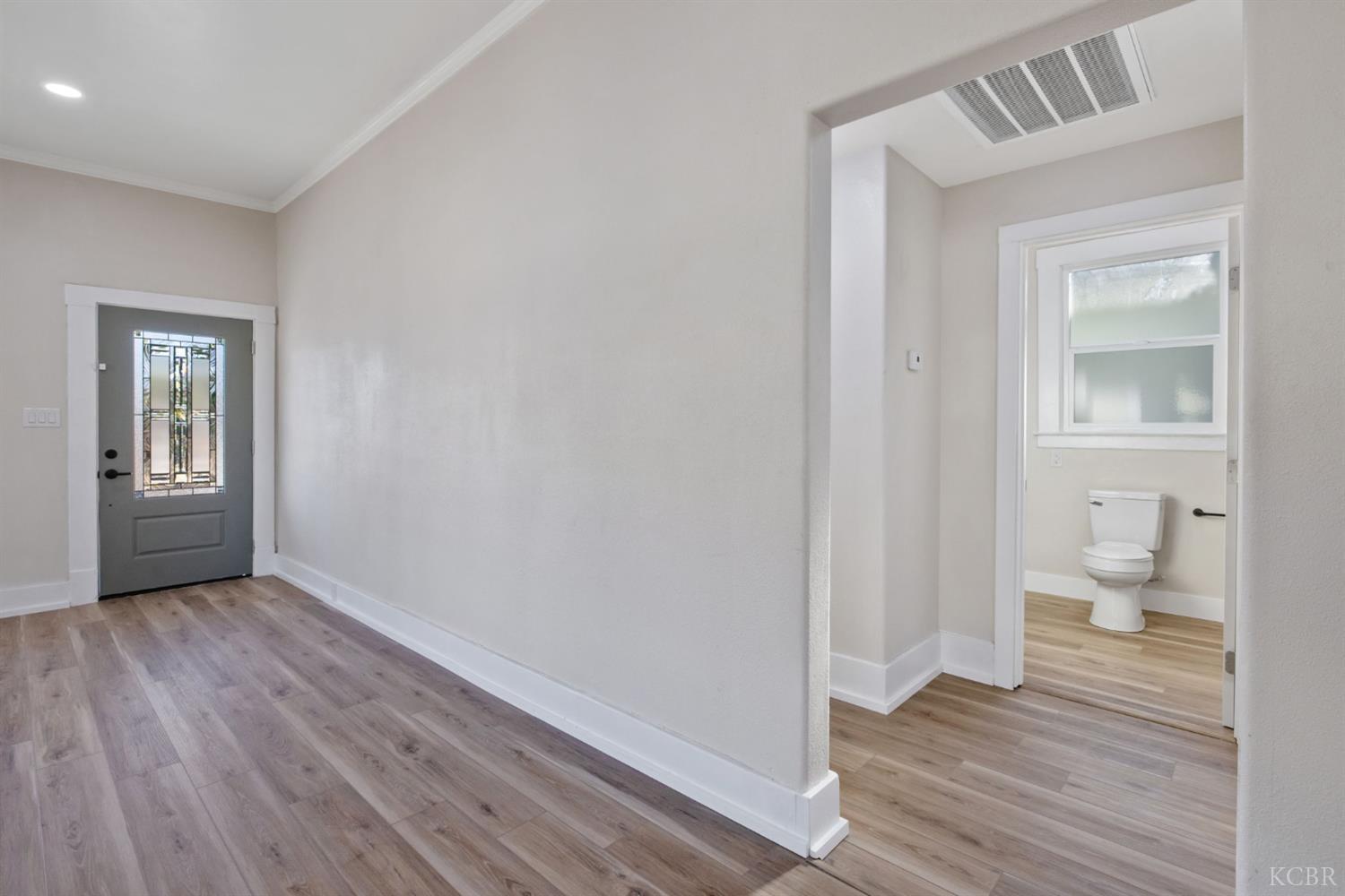 114 W Myrtle St, Hanford, CA 93230
