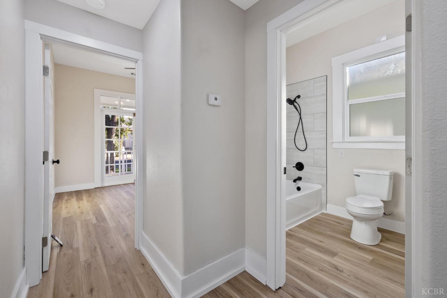 114 W Myrtle St, Hanford, CA 93230