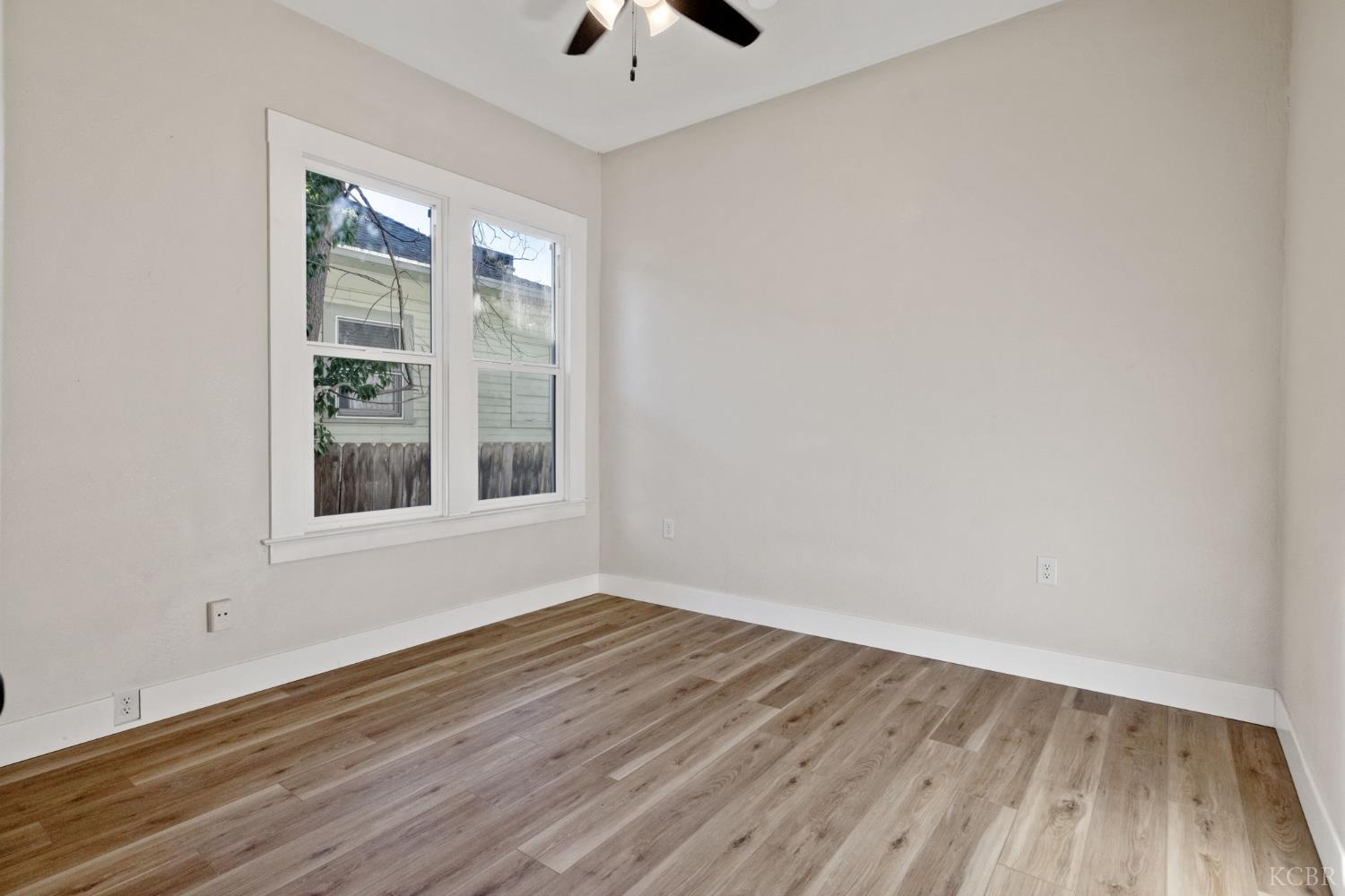 114 W Myrtle St, Hanford, CA 93230