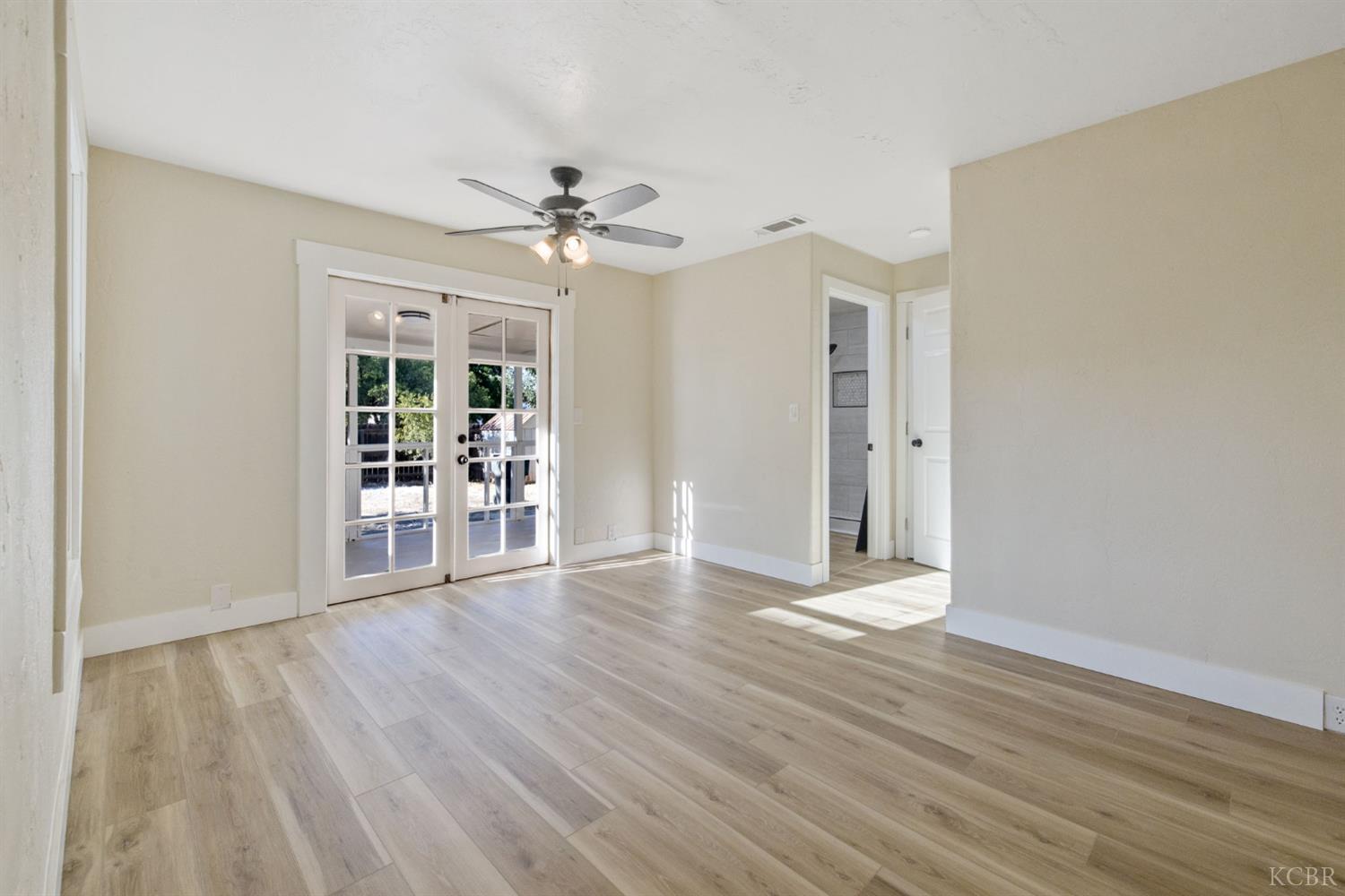 114 W Myrtle St, Hanford, CA 93230