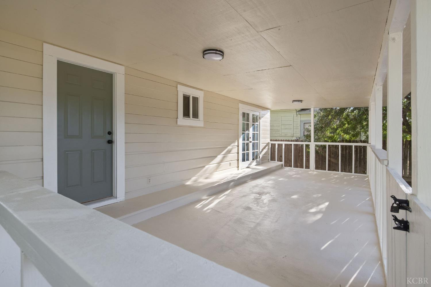 114 W Myrtle St, Hanford, CA 93230
