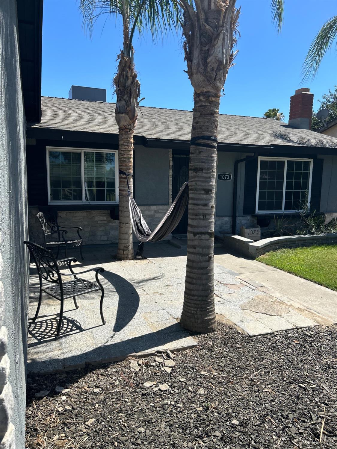 1073 Salem Dr, Hanford, CA 93230