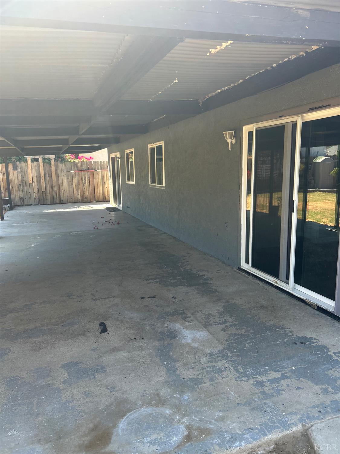 1073 Salem Dr, Hanford, CA 93230