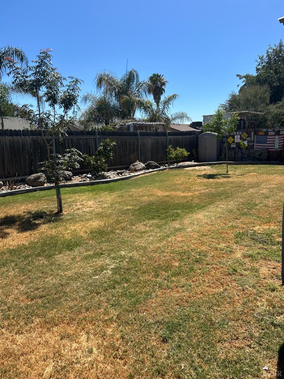1073 Salem Dr, Hanford, CA 93230