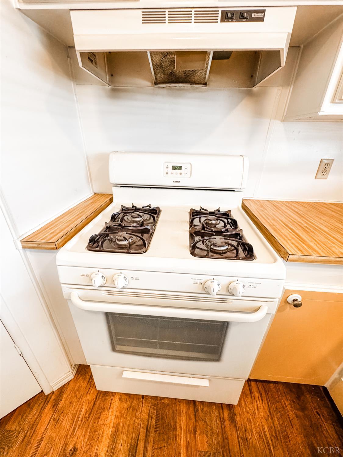 852 57 E Grangeville Blvd, Hanford, CA 93230