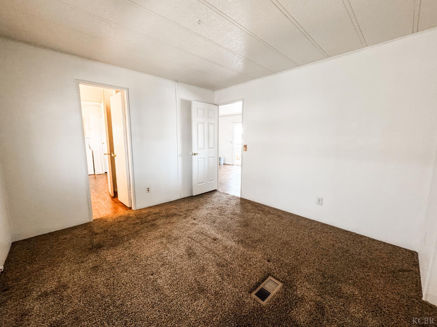 852 57 E Grangeville Blvd, Hanford, CA 93230