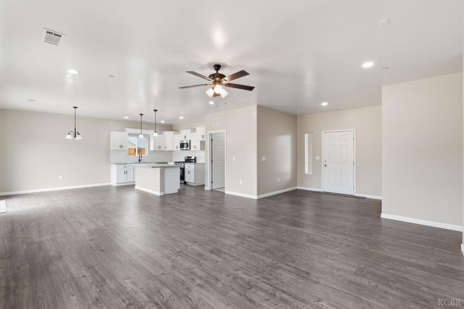 3446 E Grove Ave, Visalia, CA 93292
