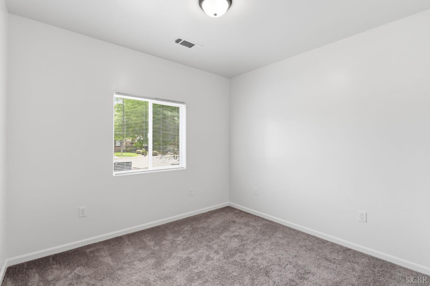 3446 E Grove Ave, Visalia, CA 93292