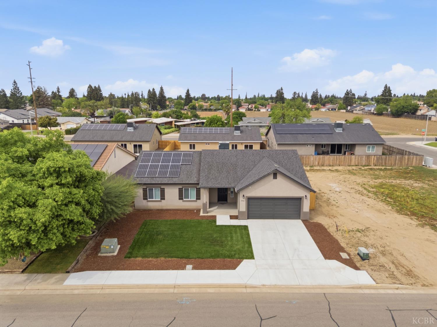 3446 E Grove Ave, Visalia, CA 93292