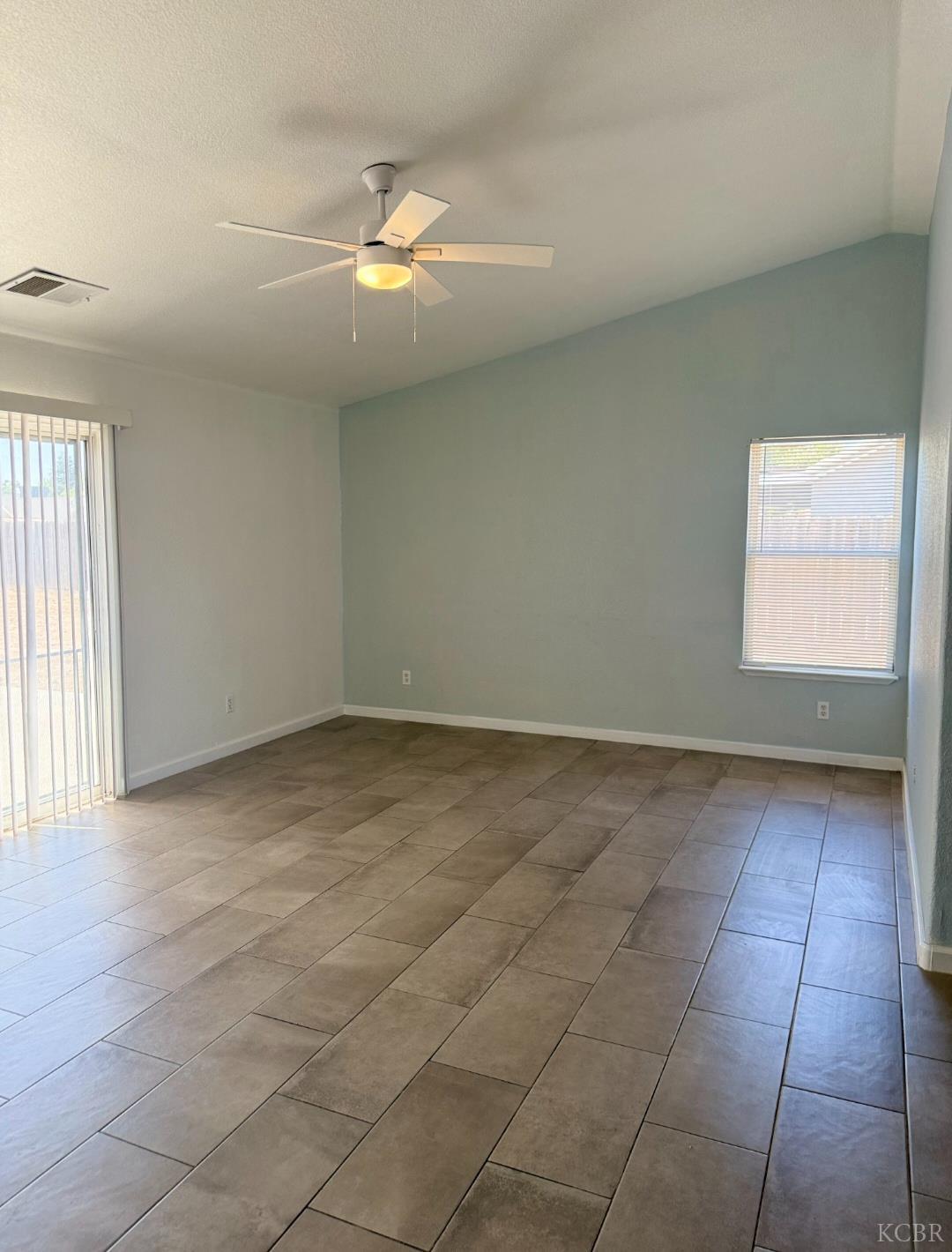 741 Madrid Ct, Lemoore, CA 93245