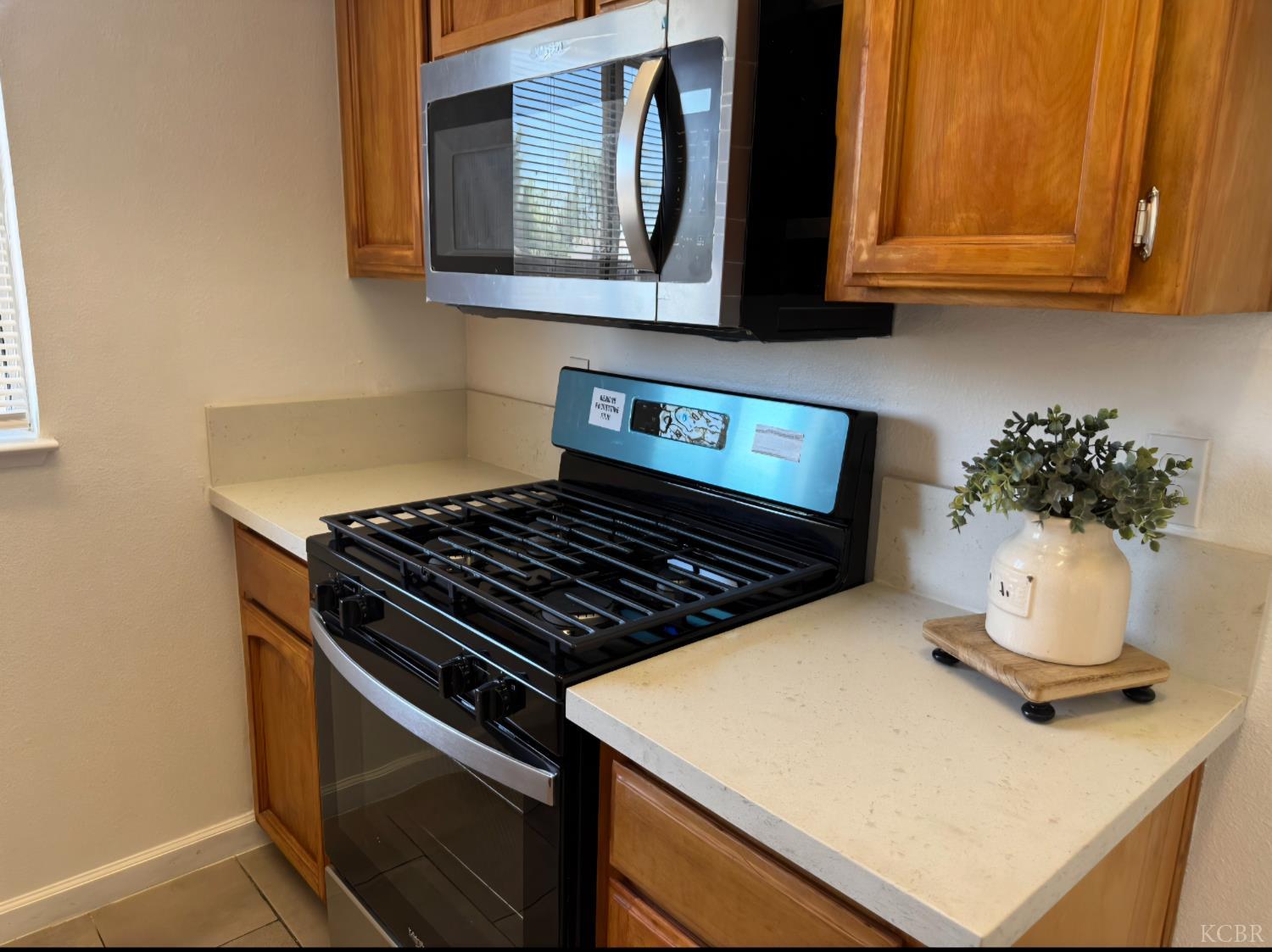 741 Madrid Ct, Lemoore, CA 93245