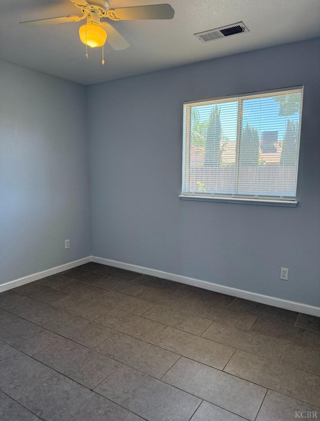 741 Madrid Ct, Lemoore, CA 93245