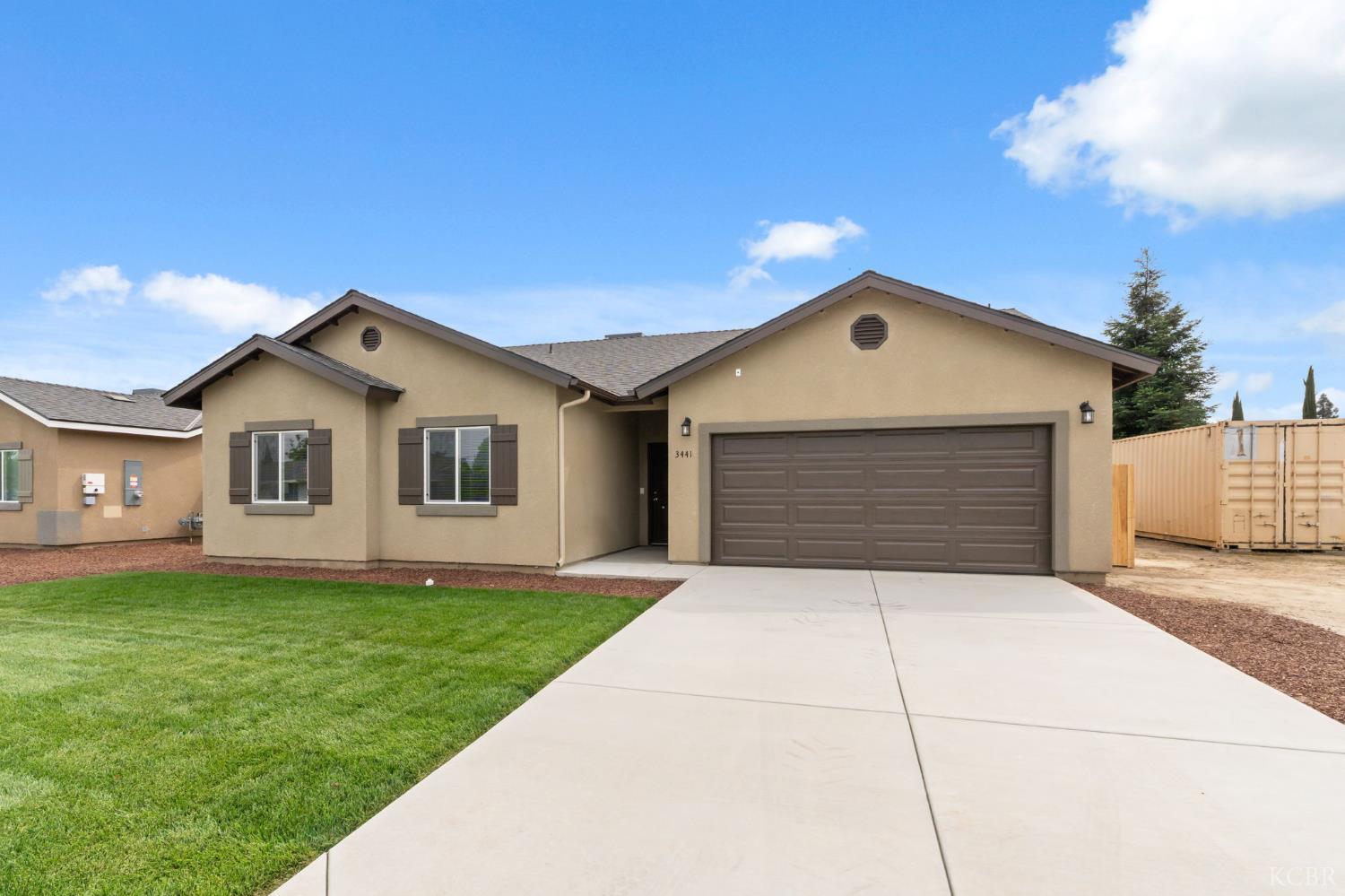 3441 E Douglas Ave, Visalia, CA 93292
