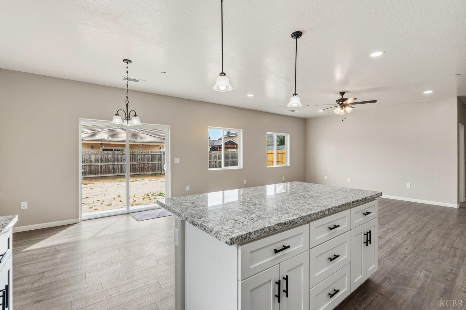 3441 E Douglas Ave, Visalia, CA 93292