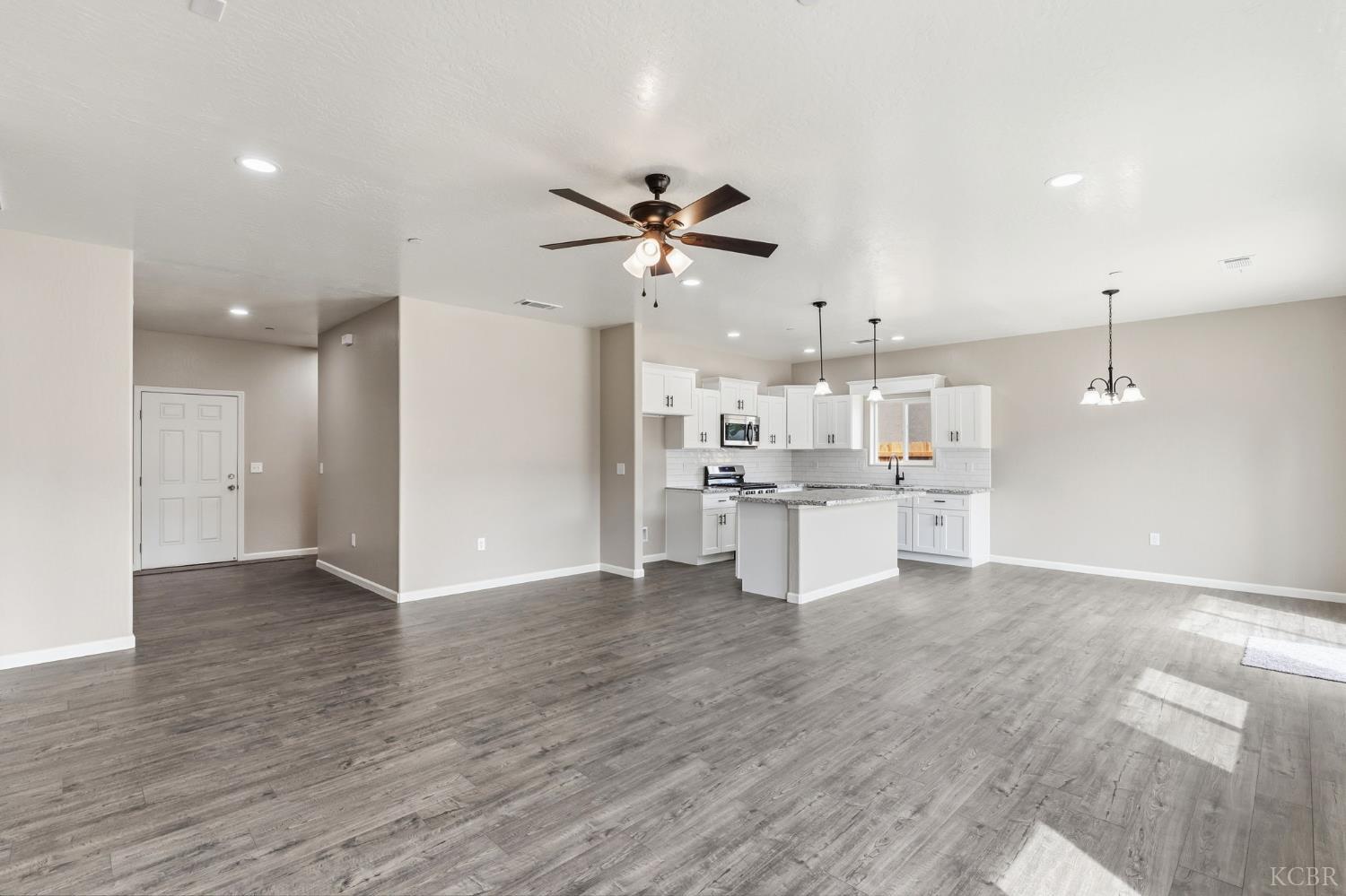 3441 E Douglas Ave, Visalia, CA 93292