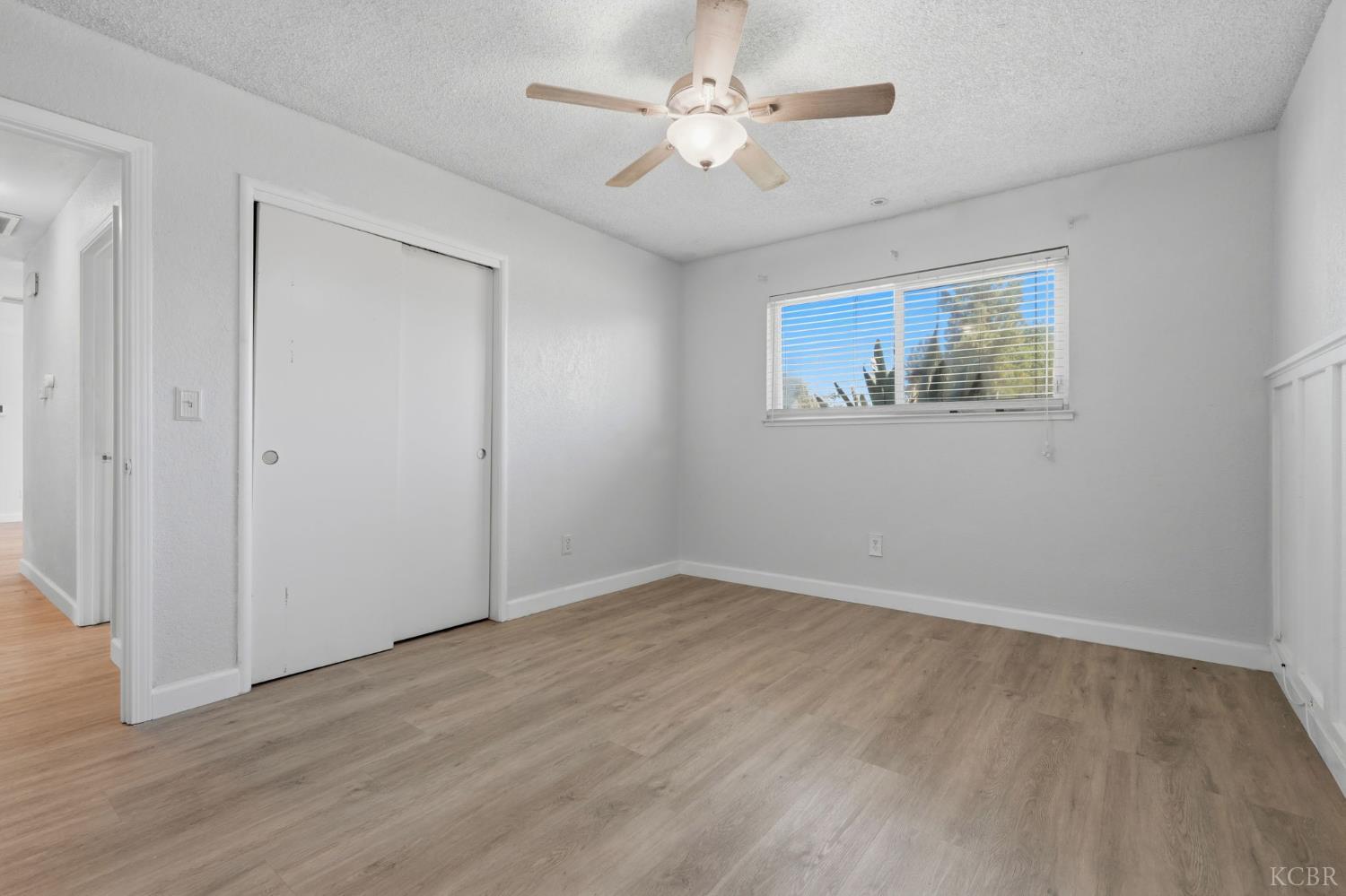 1074 Raymond Rd, Hanford, CA 93230