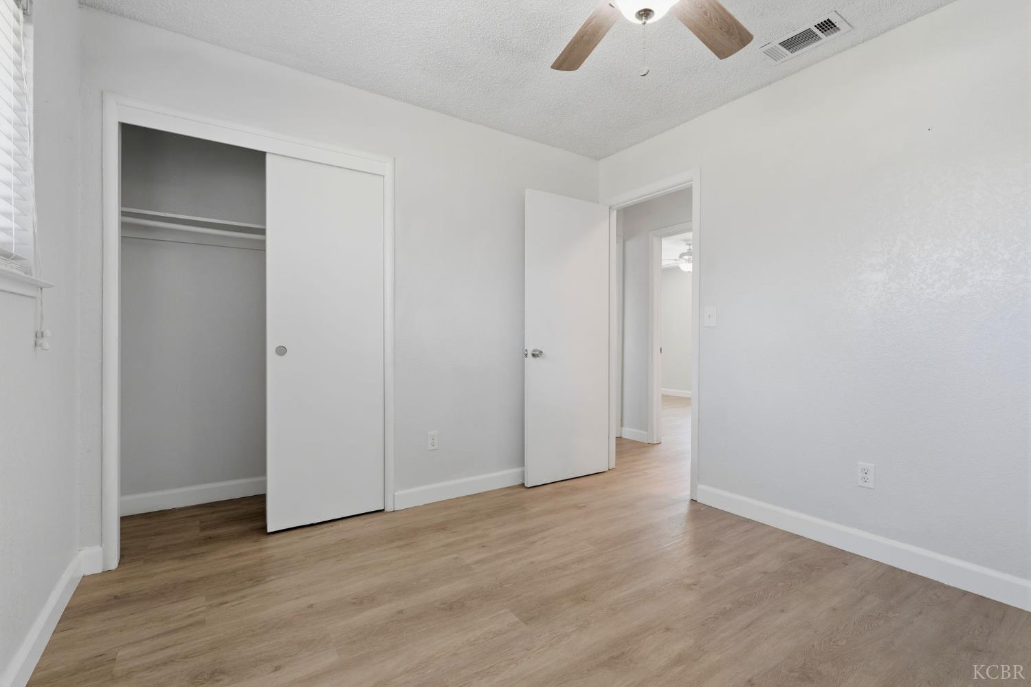 1074 Raymond Rd, Hanford, CA 93230