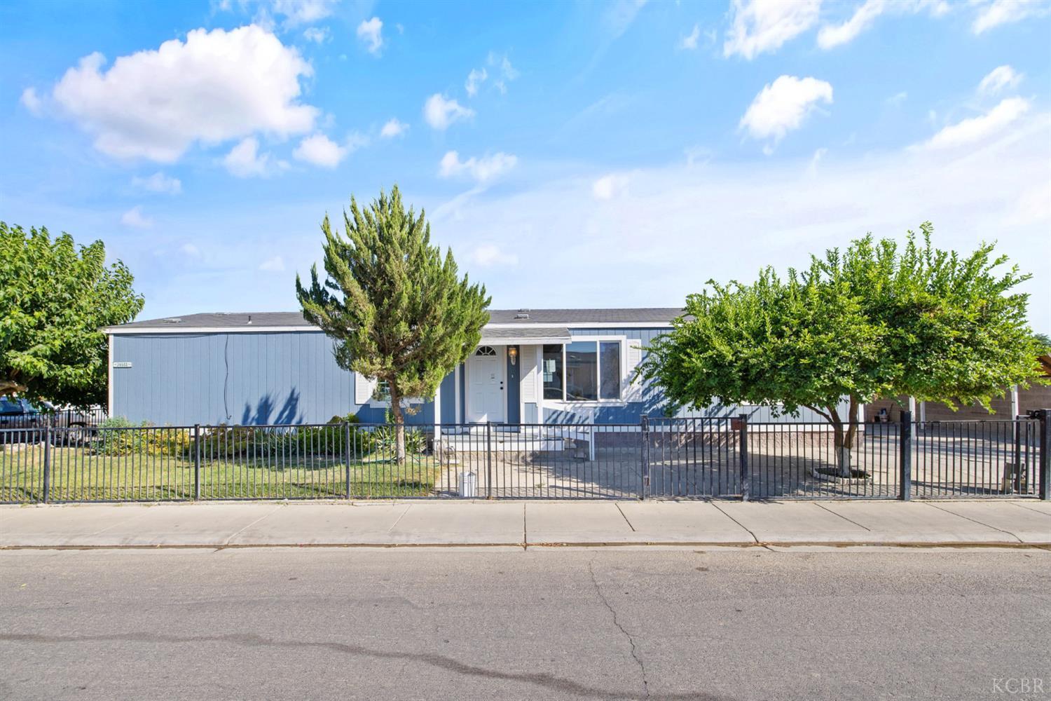 36581 Acorn Ave, Huron, CA 93234