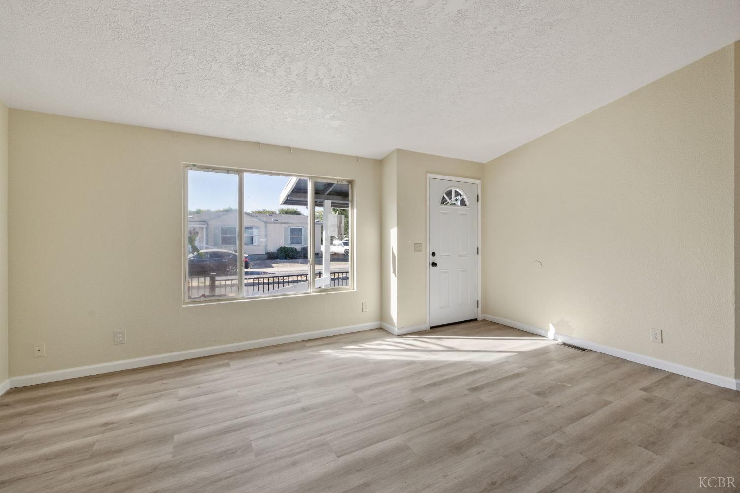 36581 Acorn Ave, Huron, CA 93234