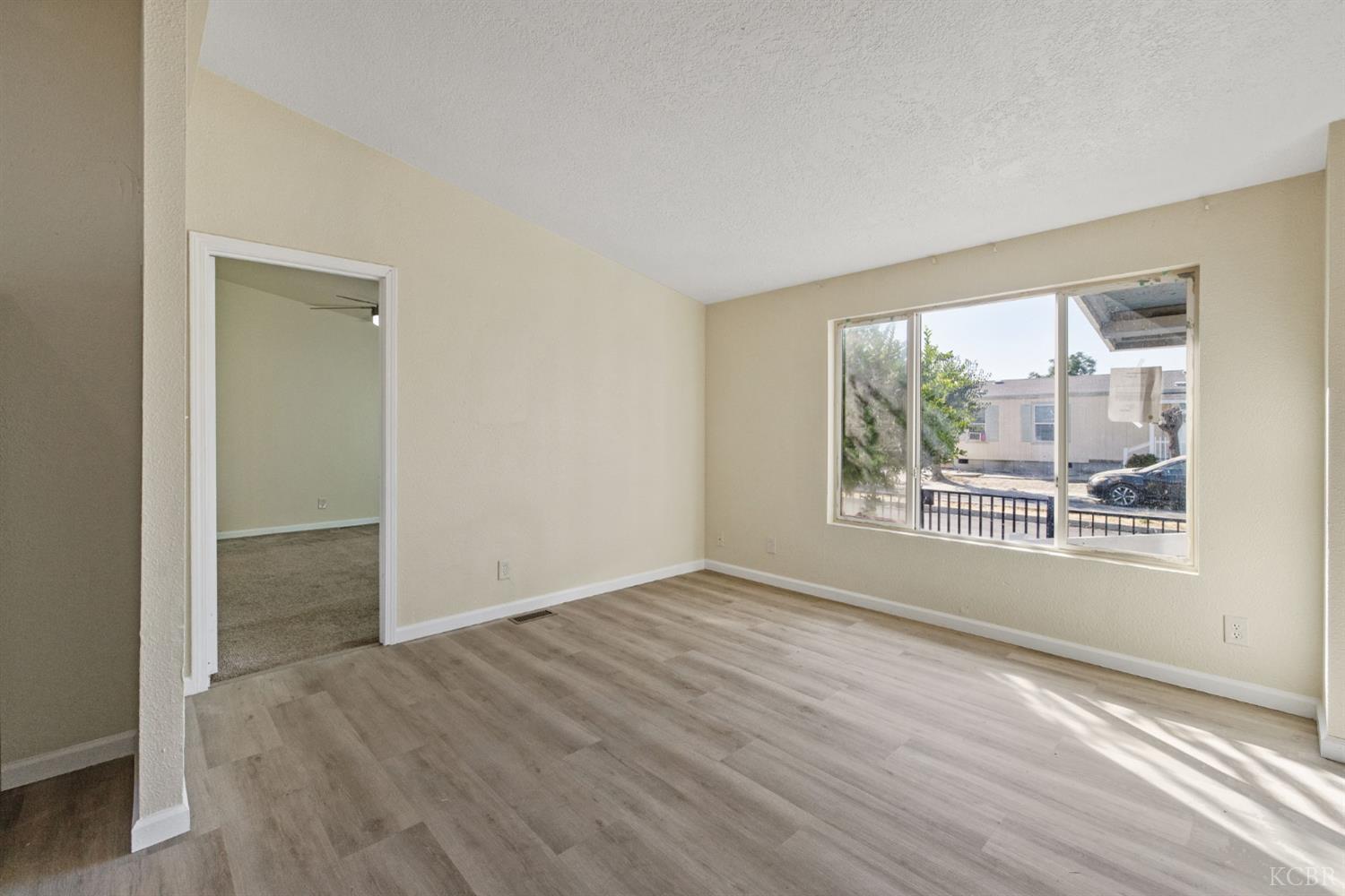 36581 Acorn Ave, Huron, CA 93234