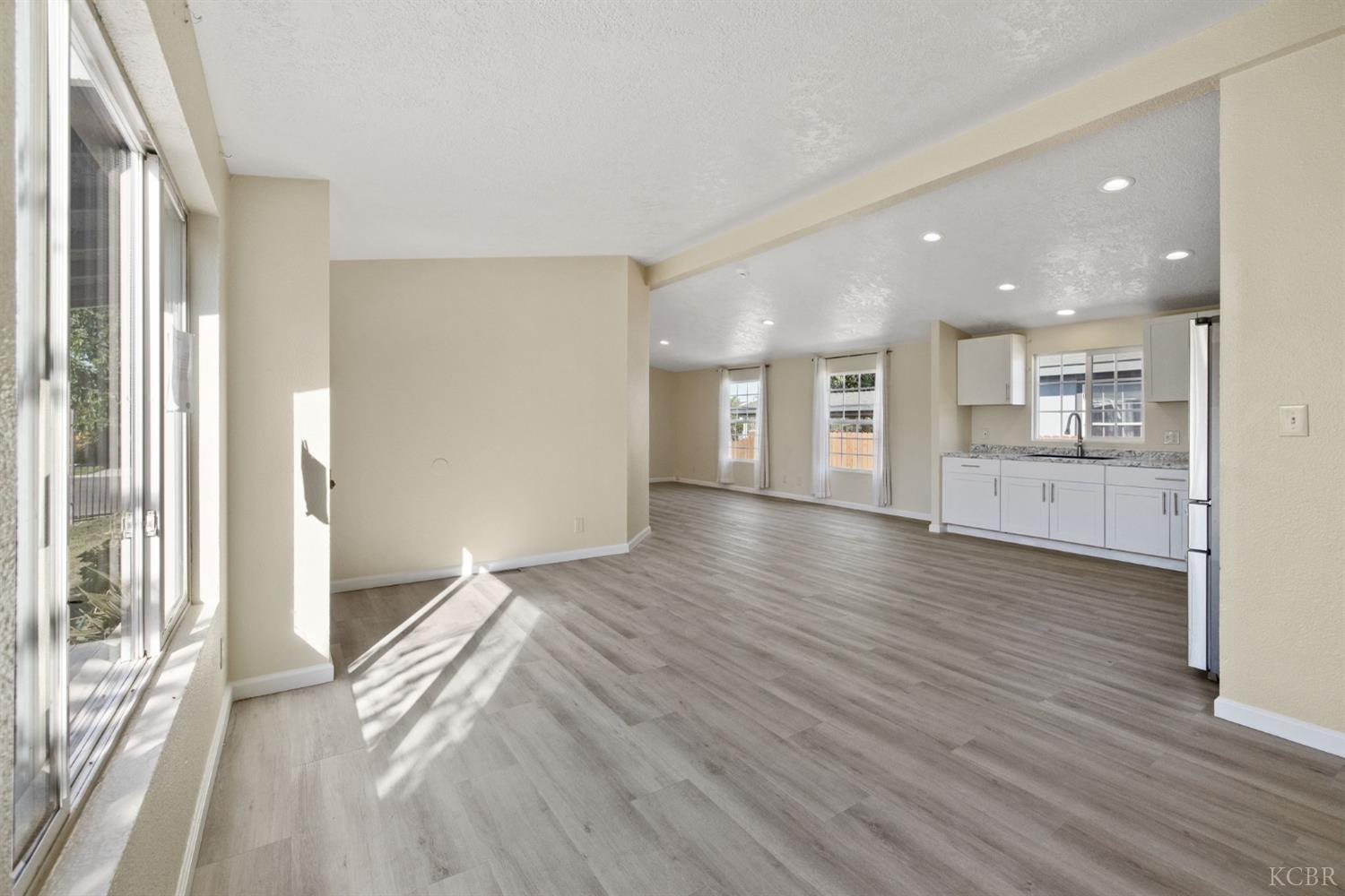 36581 Acorn Ave, Huron, CA 93234