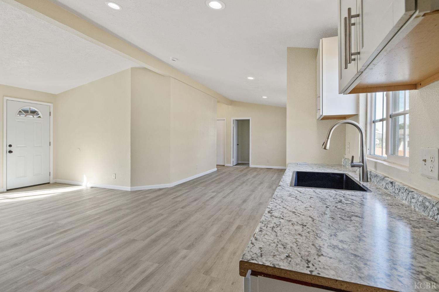 36581 Acorn Ave, Huron, CA 93234