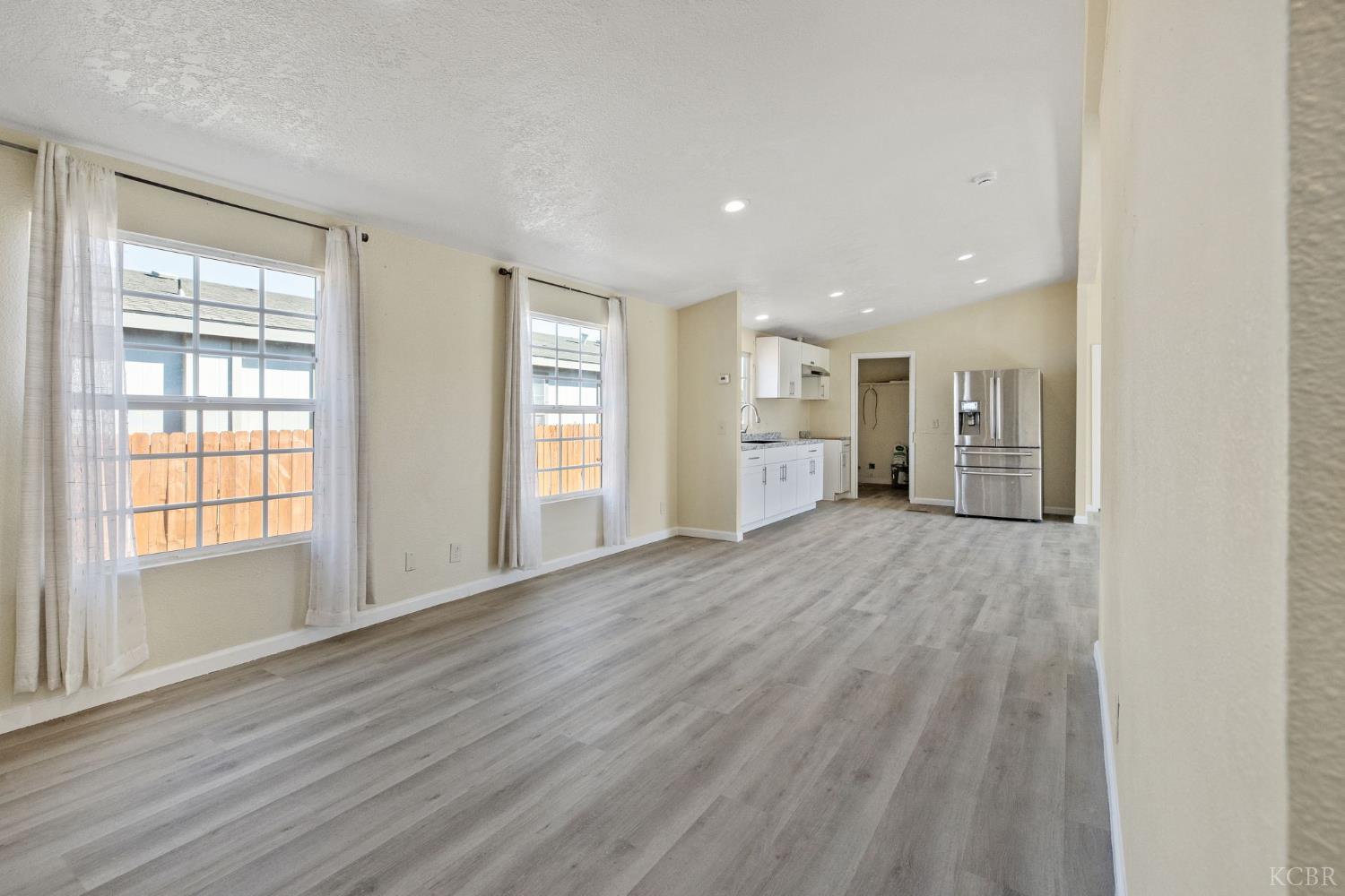 36581 Acorn Ave, Huron, CA 93234