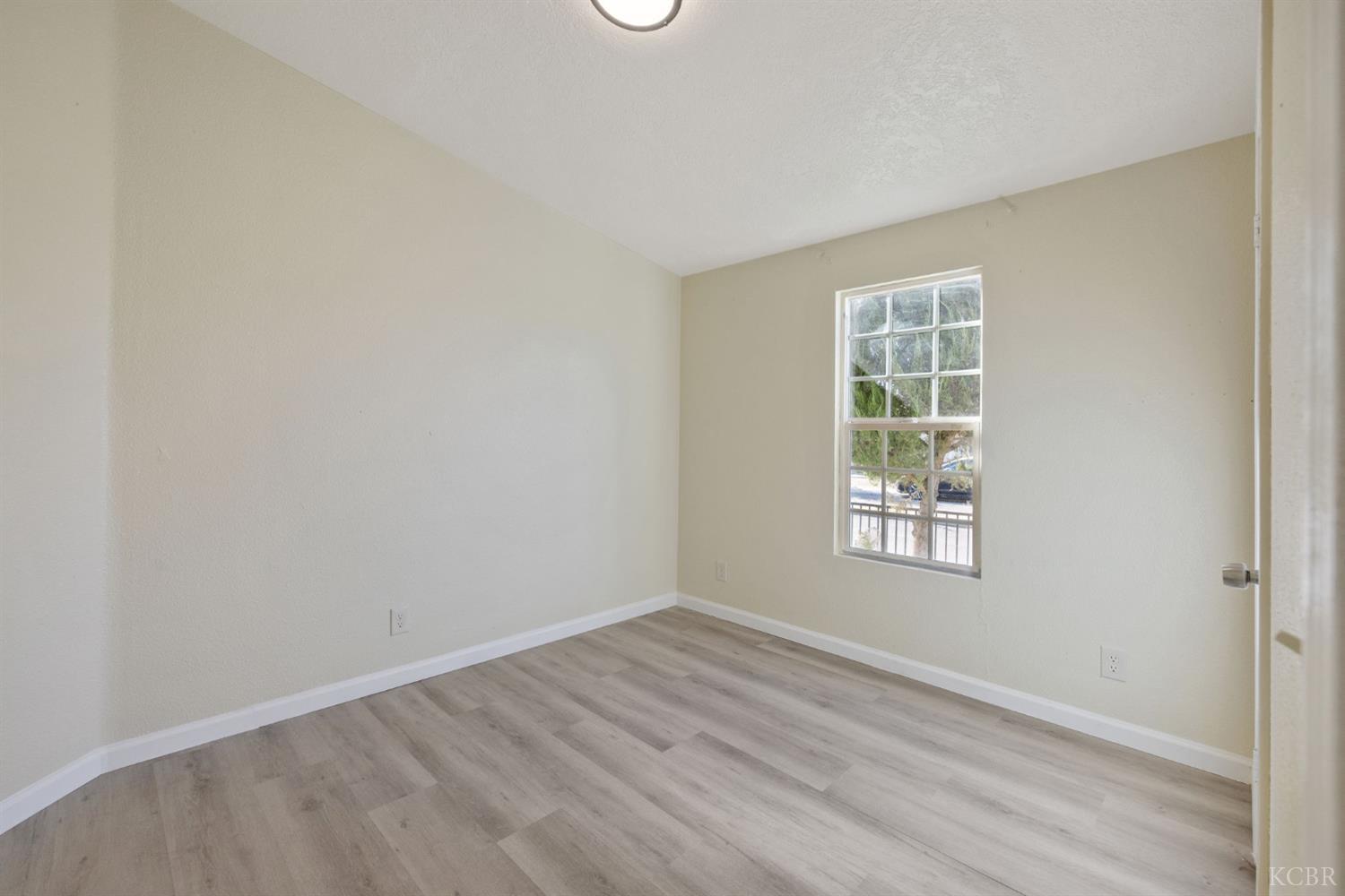 36581 Acorn Ave, Huron, CA 93234