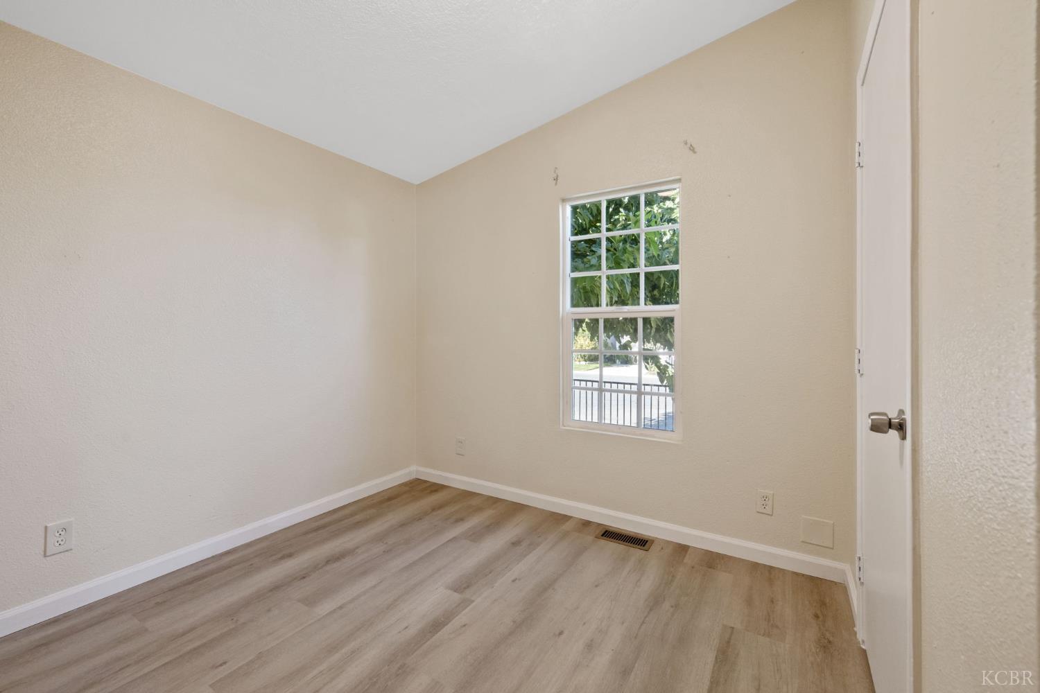 36581 Acorn Ave, Huron, CA 93234