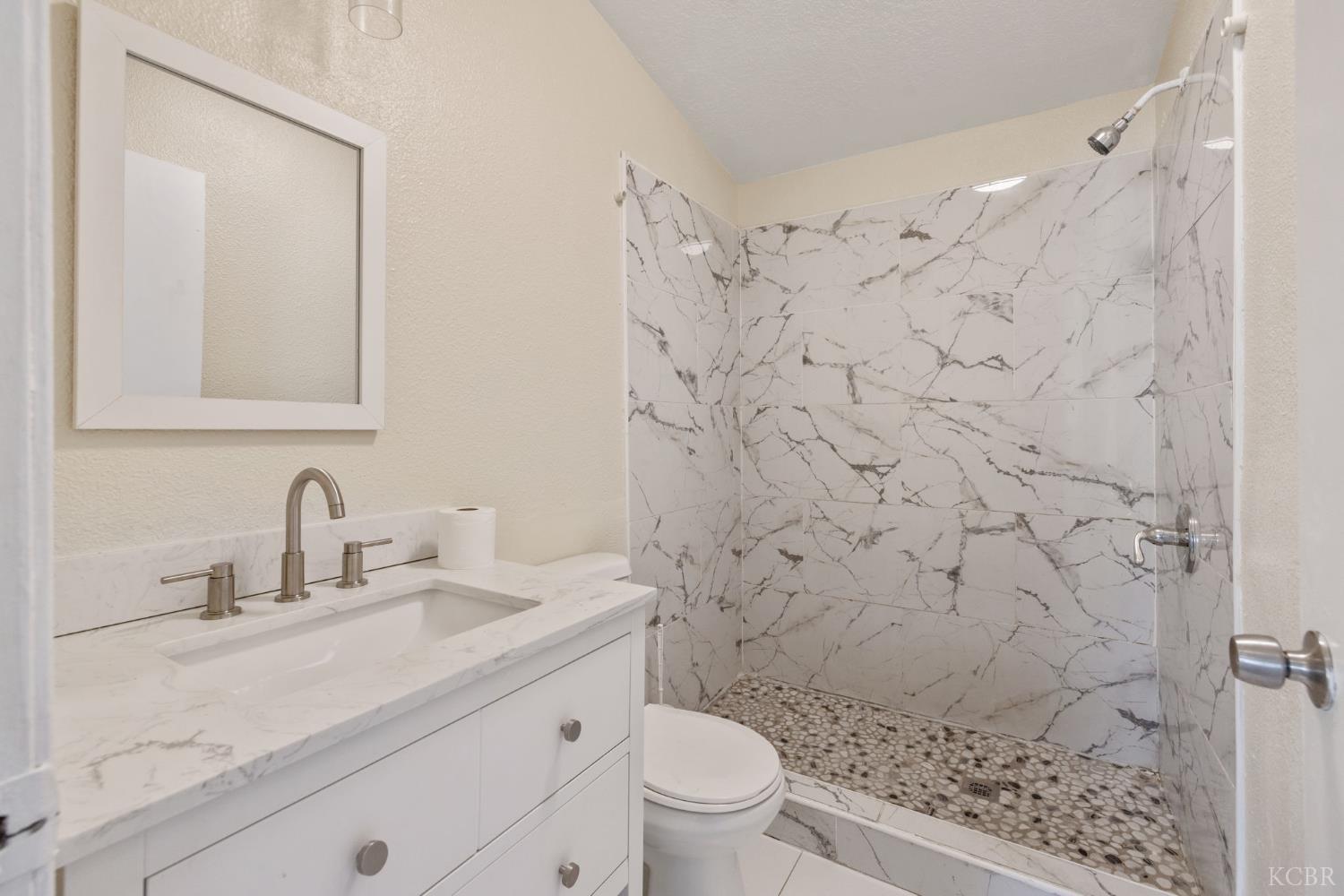 36581 Acorn Ave, Huron, CA 93234