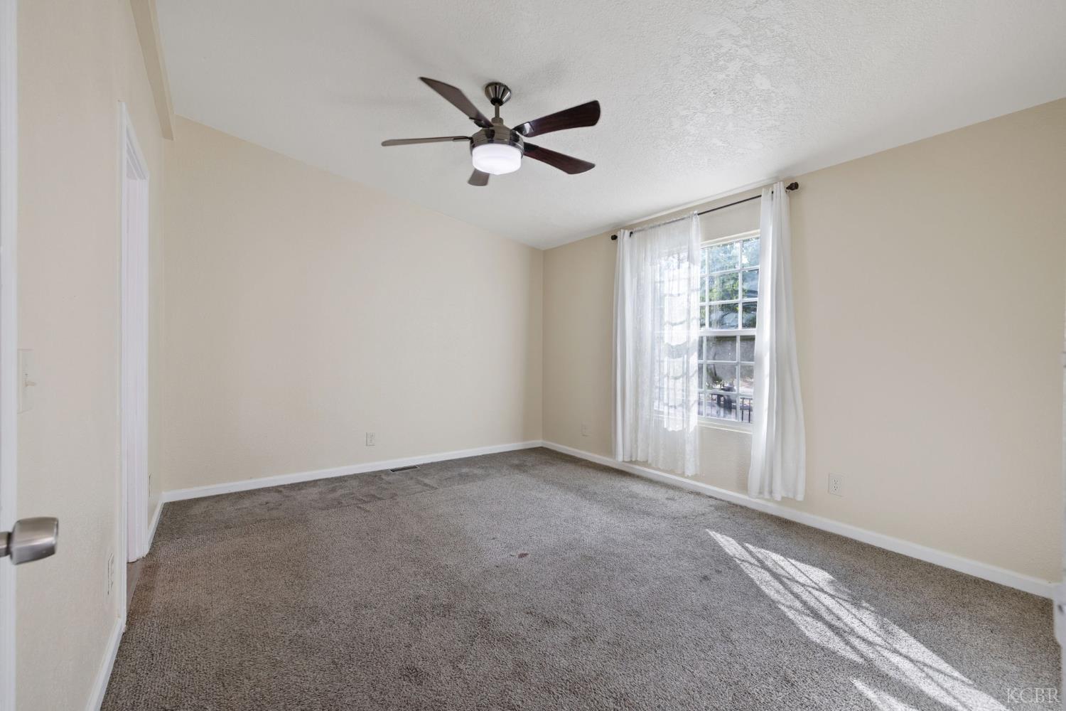 36581 Acorn Ave, Huron, CA 93234