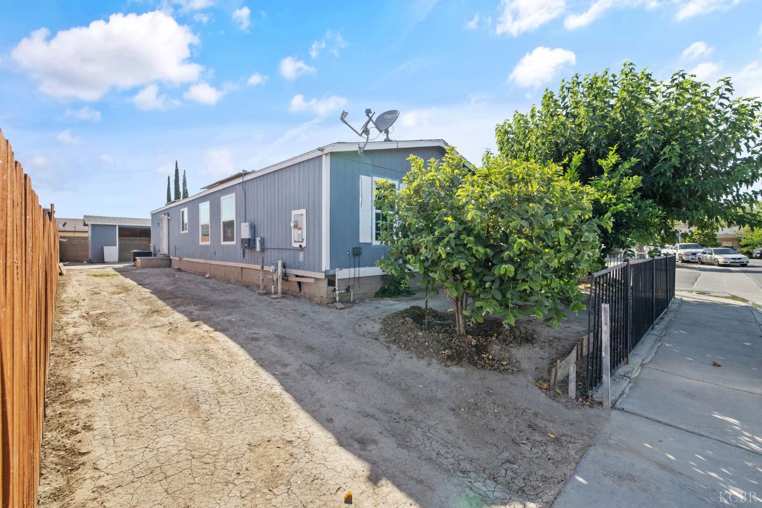 36581 Acorn Ave, Huron, CA 93234