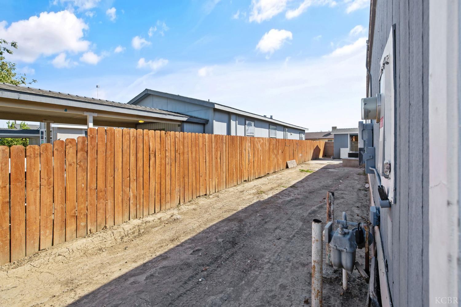 36581 Acorn Ave, Huron, CA 93234