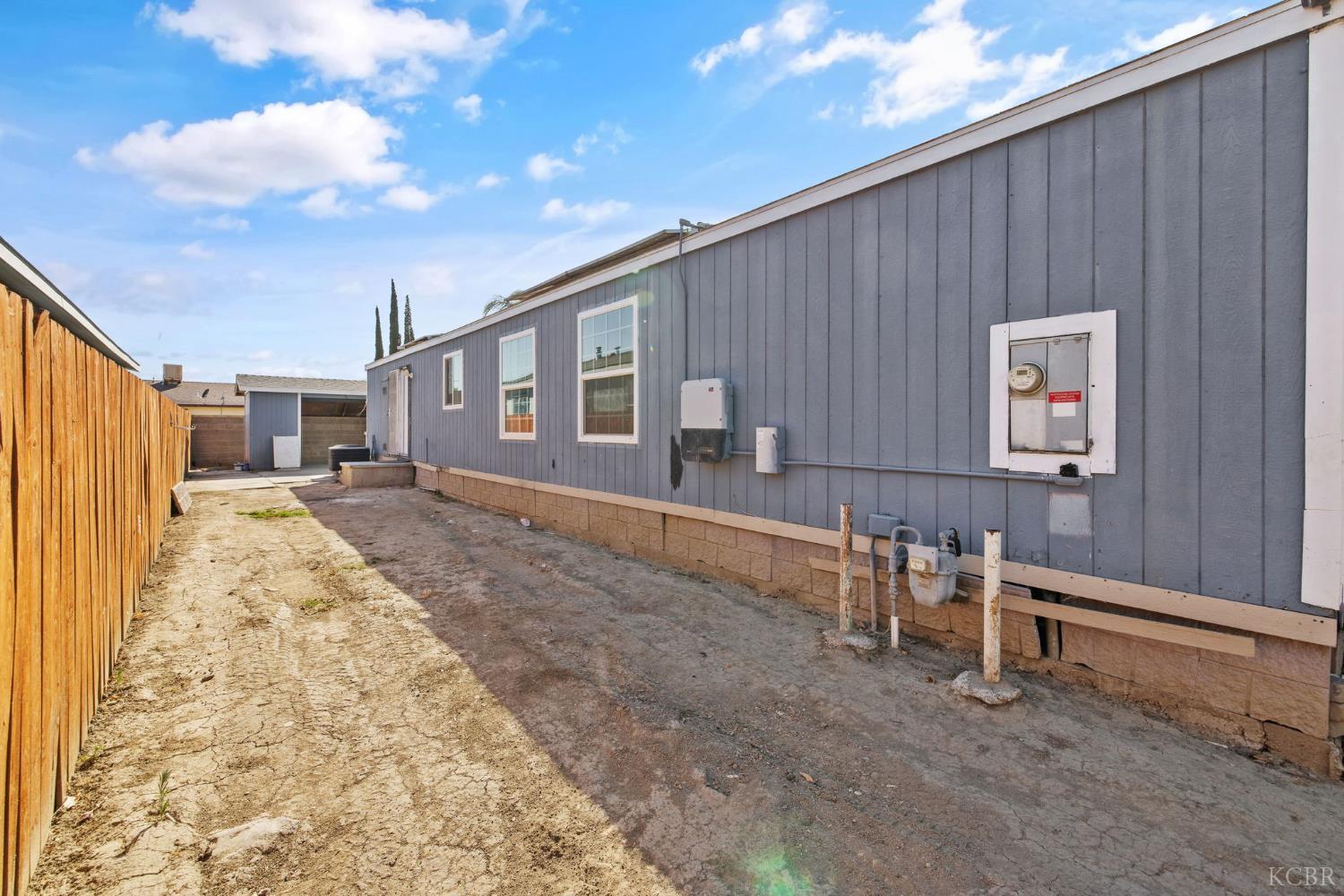 36581 Acorn Ave, Huron, CA 93234