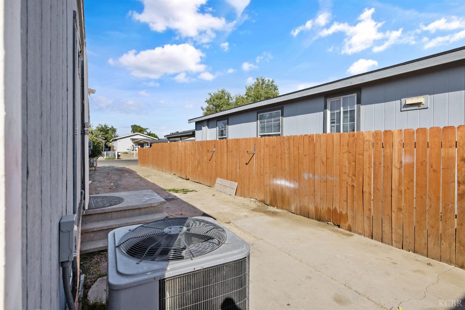 36581 Acorn Ave, Huron, CA 93234