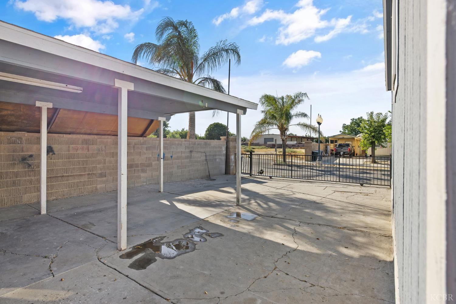 36581 Acorn Ave, Huron, CA 93234