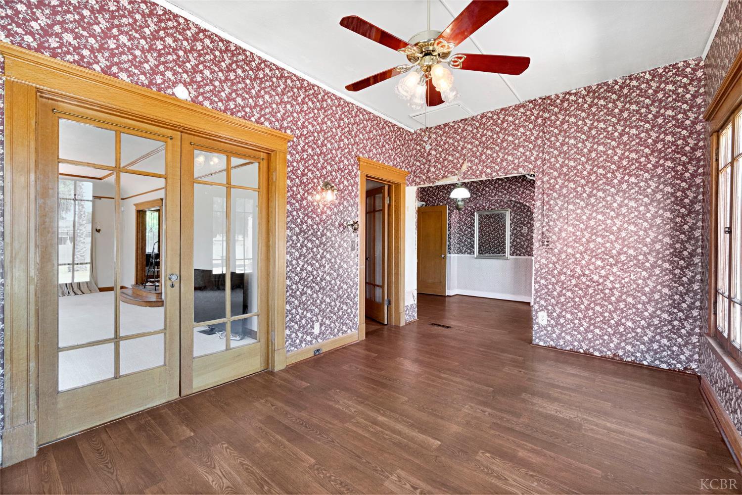 1630 N Irwin St, Hanford, CA 93230