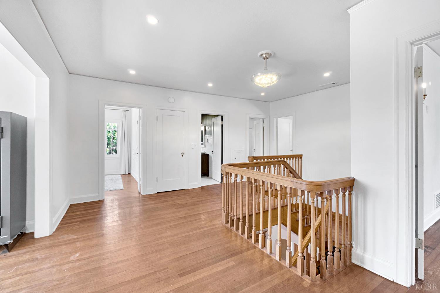 1630 N Irwin St, Hanford, CA 93230
