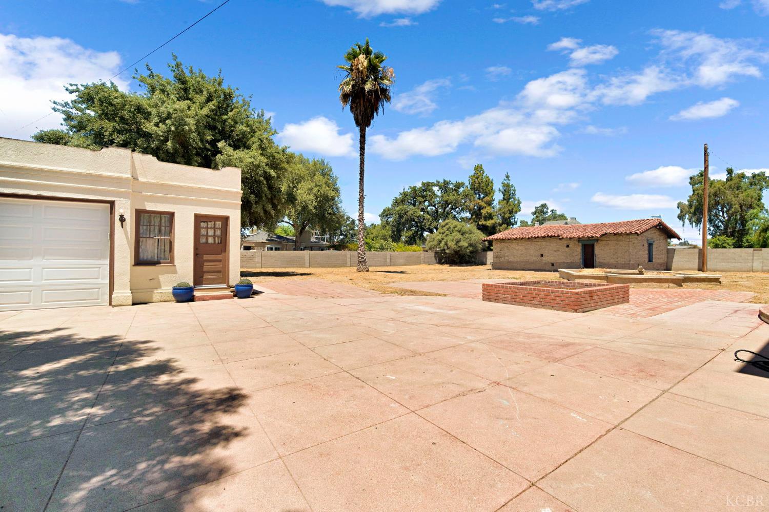 1630 N Irwin St, Hanford, CA 93230