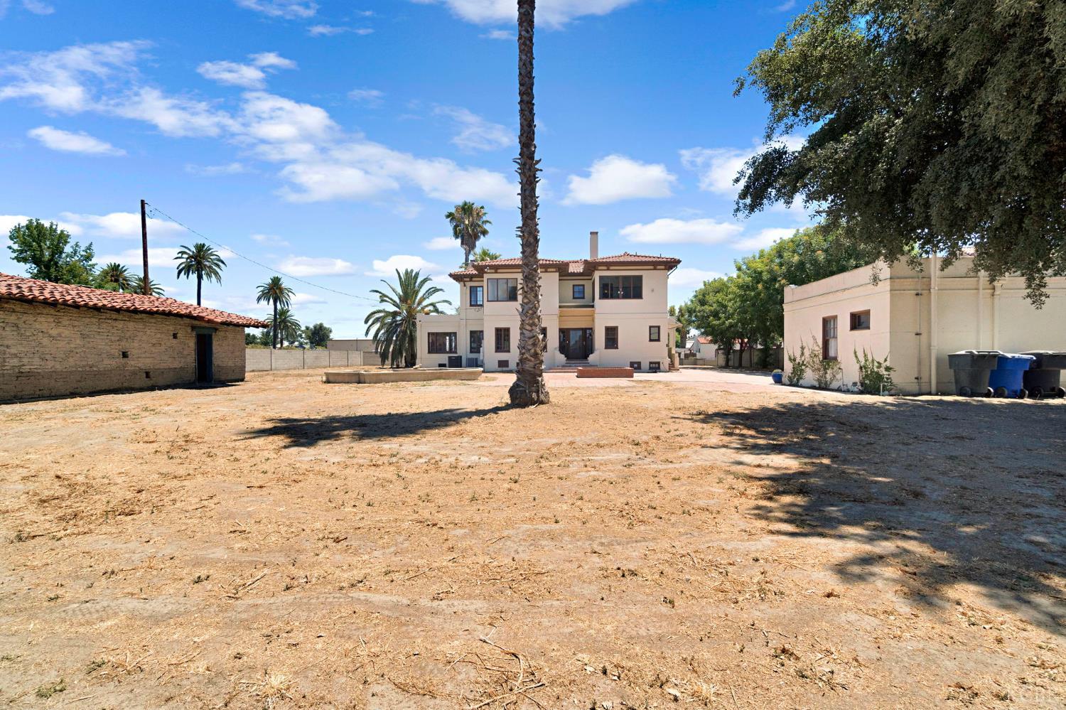 1630 N Irwin St, Hanford, CA 93230
