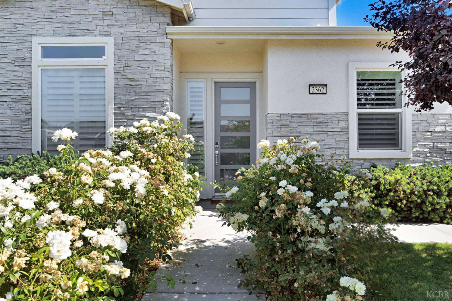 2362 W Andrew Ln, Hanford, CA 93230
