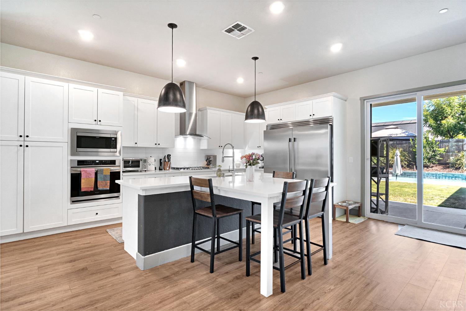 2362 W Andrew Ln, Hanford, CA 93230