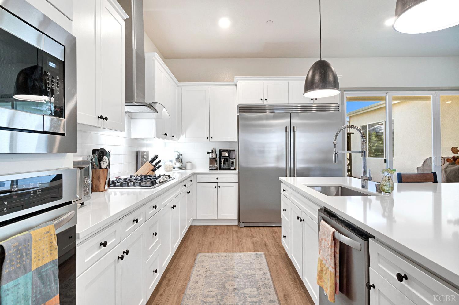 2362 W Andrew Ln, Hanford, CA 93230