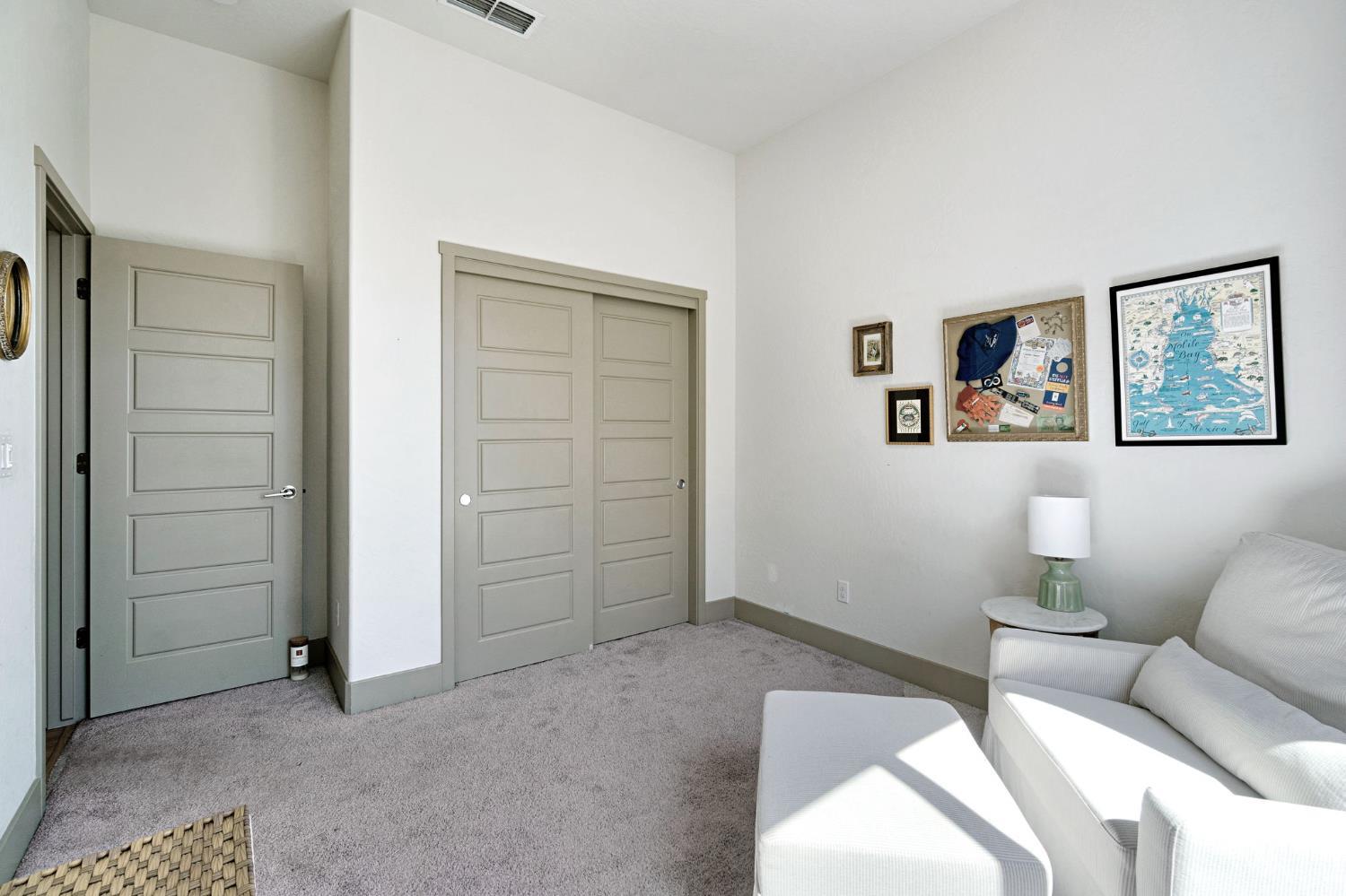 2362 W Andrew Ln, Hanford, CA 93230