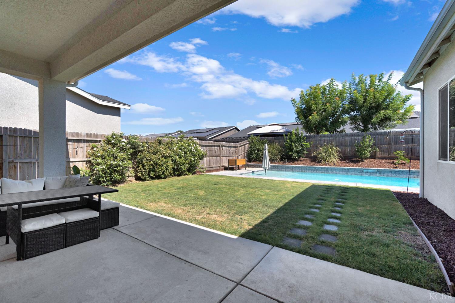 2362 W Andrew Ln, Hanford, CA 93230