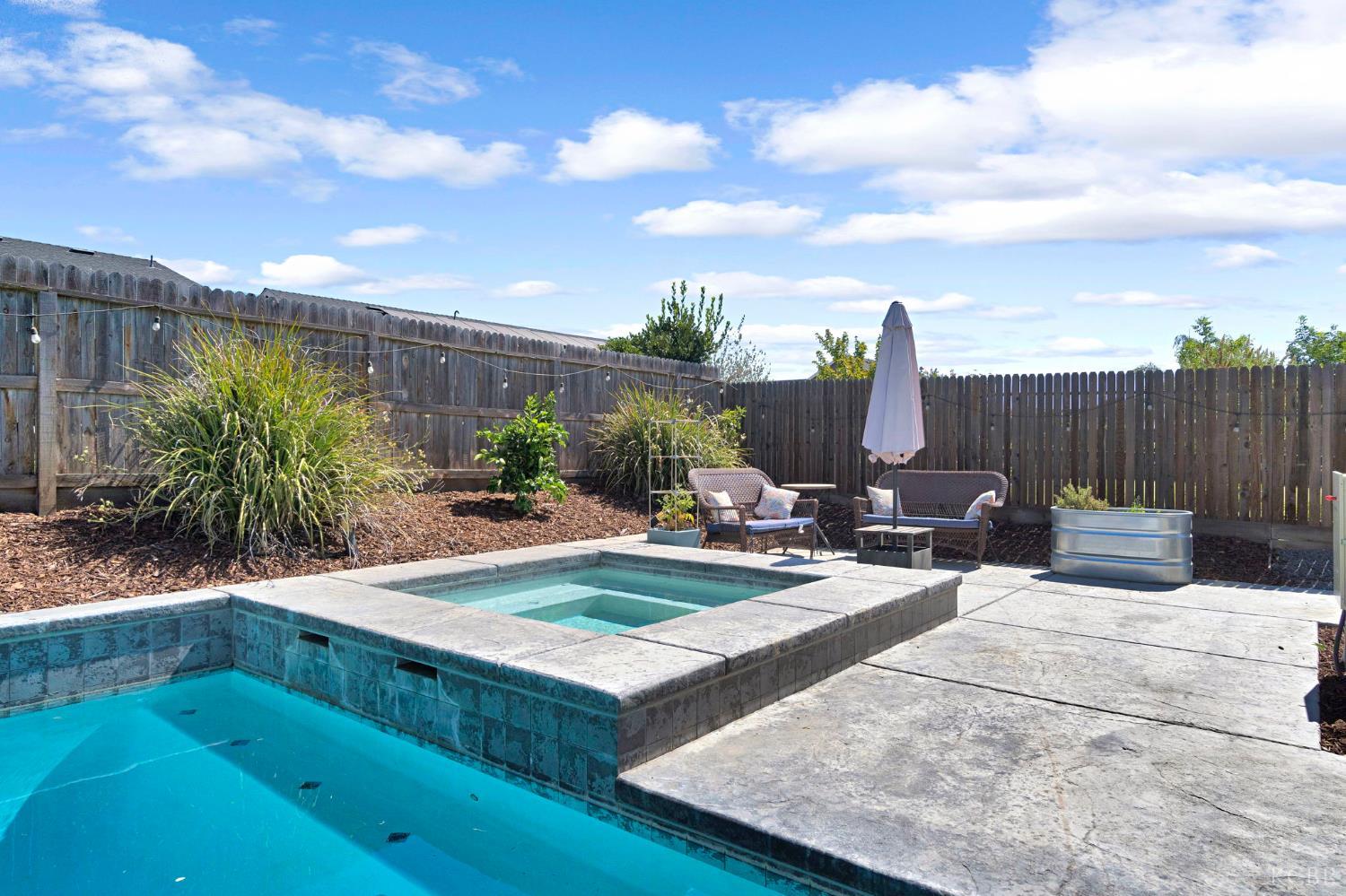 2362 W Andrew Ln, Hanford, CA 93230