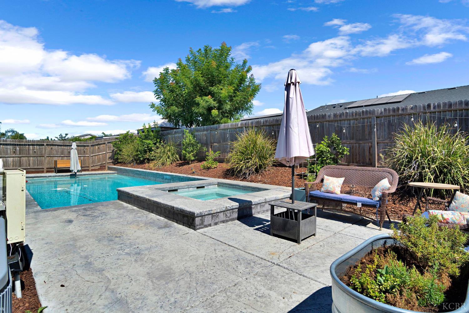 2362 W Andrew Ln, Hanford, CA 93230