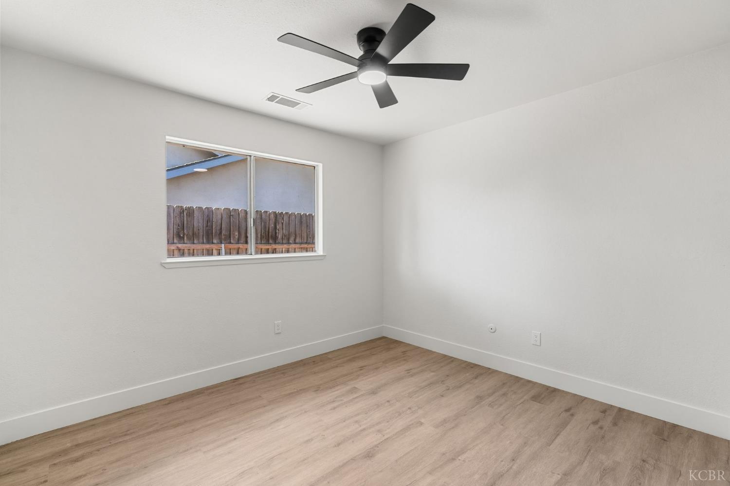 2500 N Charter Oak Ct, Visalia, CA 93292
