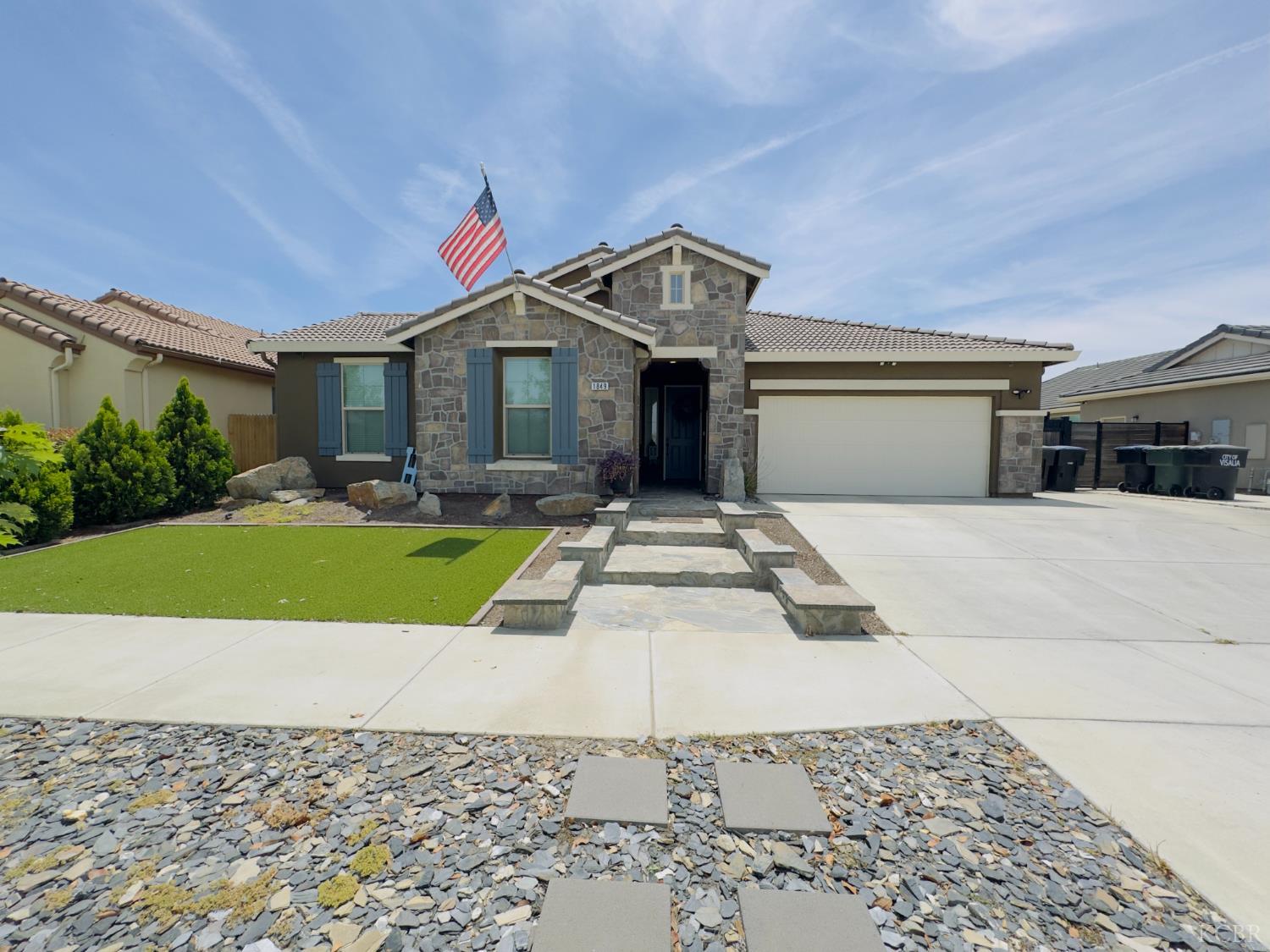 1849 W Porter Ave, Visalia, CA 93291