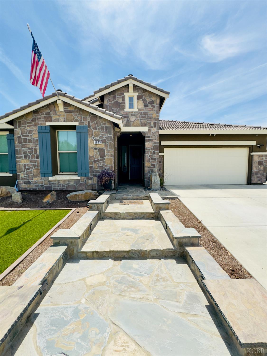1849 W Porter Ave, Visalia, CA 93291